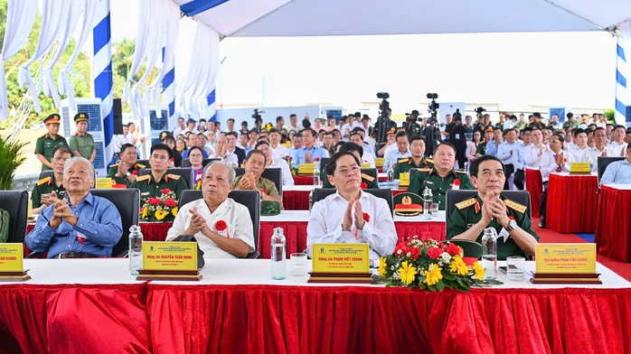 Dự án đường, cầu ngàn tỉ được người dân trông đợi vừa khánh thành, khởi công ở BR- VT
- Ảnh 1. Dự án đường, cầu ngàn tỉ được người dân trông đợi vừa khánh thành, khởi công ở BR- VT
- Ảnh 1.