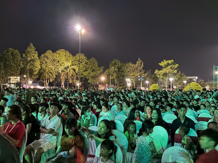 Chương trình "Ký ức để lại" ở Tây Ninh: Lời tri ân đối với các thế hệ chiến sĩ công an- Ảnh 9. Chương trình "Ký ức để lại" ở Tây Ninh: Lời tri ân đối với các thế hệ chiến sĩ công an- Ảnh 9.