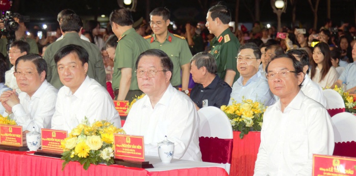 Chương trình "Ký ức để lại" ở Tây Ninh: Lời tri ân đối với các thế hệ chiến sĩ công an- Ảnh 5. Chương trình "Ký ức để lại" ở Tây Ninh: Lời tri ân đối với các thế hệ chiến sĩ công an- Ảnh 5.