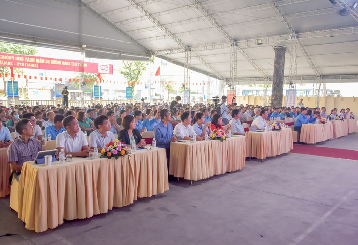 Công nhân sẽ đối thoại trực tiếp với chính quyền và người sử dụng lao động- Ảnh 1. Công nhân sẽ đối thoại trực tiếp với chính quyền và người sử dụng lao động- Ảnh 1.