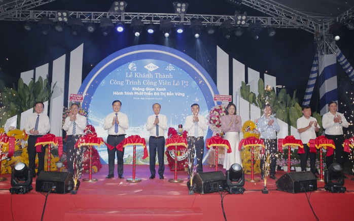 Phú Mỹ Hưng khánh thành Công viên P2 chào mừng 50 năm Ngày giải phóng miền Nam- Ảnh 1. Phú Mỹ Hưng khánh thành Công viên P2 chào mừng 50 năm Ngày giải phóng miền Nam- Ảnh 1.