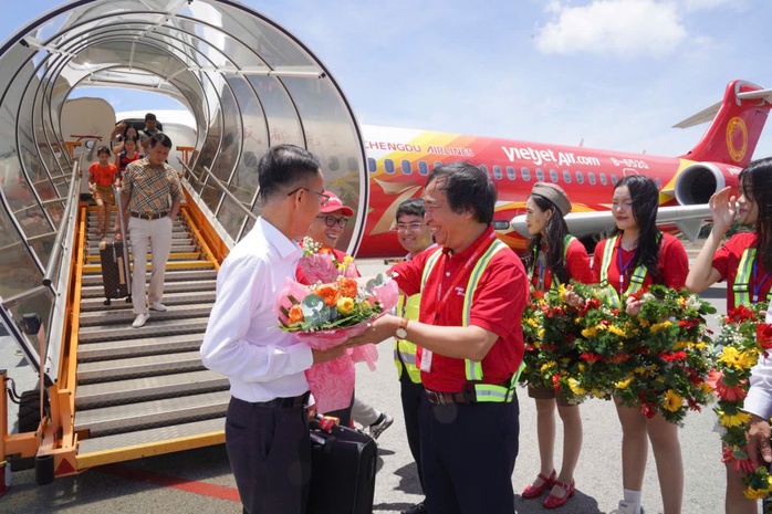 Vietjet mở hai đường bay thẳng đến Côn Đảo, khai thác bằng máy bay COMAC- Ảnh 4. Vietjet mở hai đường bay thẳng đến Côn Đảo, khai thác bằng máy bay COMAC- Ảnh 4.