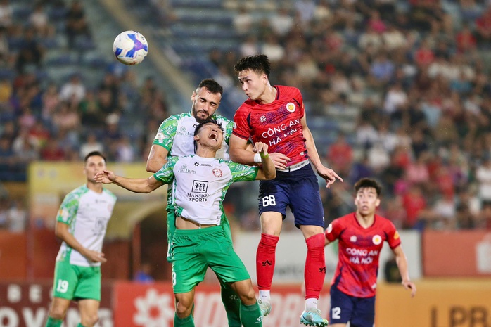 Nguyễn Quang Hải có nguy cơ lỡ hẹn với Man United- Ảnh 3. Nguyễn Quang Hải có nguy cơ lỡ hẹn với Man United- Ảnh 3.
