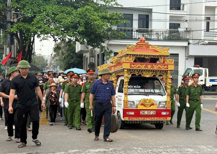 Nghẹn ngào tiễn đưa Thiếu tá Nguyễn Đăng Khải về đất mẹ- Ảnh 6.