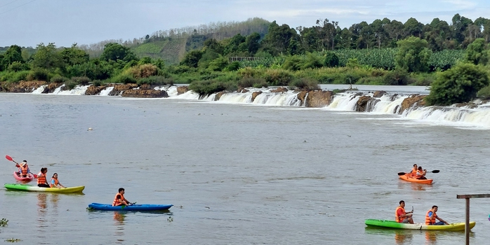 Ở nơi rừng, đá, nước tạo thành thắng cảnh- Ảnh 5. Ở nơi rừng, đá, nước tạo thành thắng cảnh- Ảnh 5.