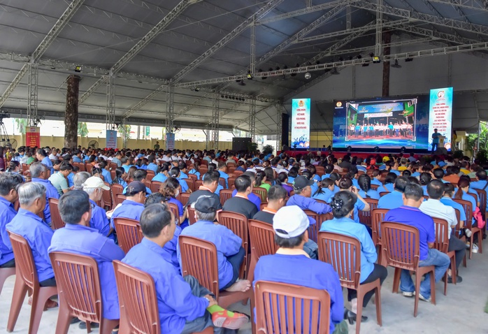 Công nhân sẽ đối thoại trực tiếp với chính quyền và người sử dụng lao động- Ảnh 4. Công nhân sẽ đối thoại trực tiếp với chính quyền và người sử dụng lao động- Ảnh 4.
