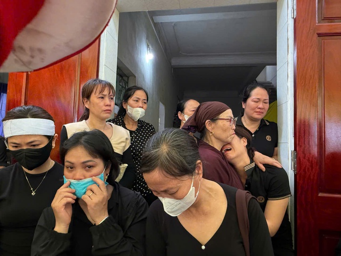 Nghẹn ngào tiễn đưa Thiếu tá Nguyễn Đăng Khải về đất mẹ- Ảnh 2.