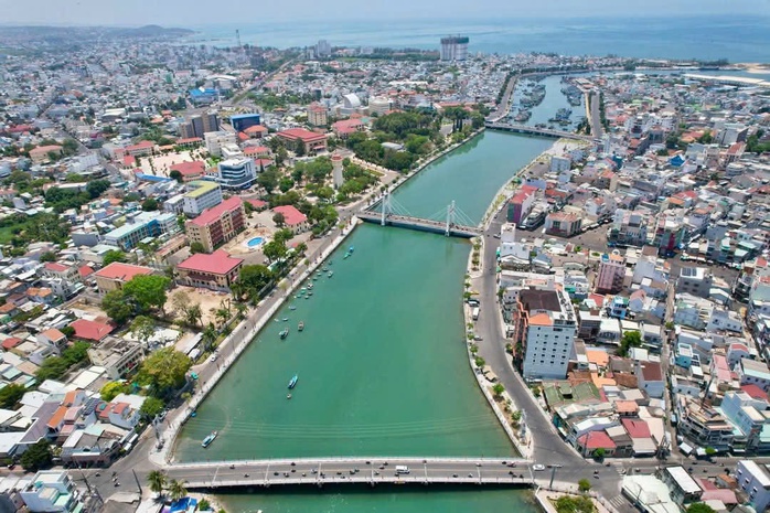 Bình Thuận 50 năm: Một hành trình khát vọng- Ảnh 1. Bình Thuận 50 năm: Một hành trình khát vọng- Ảnh 1.