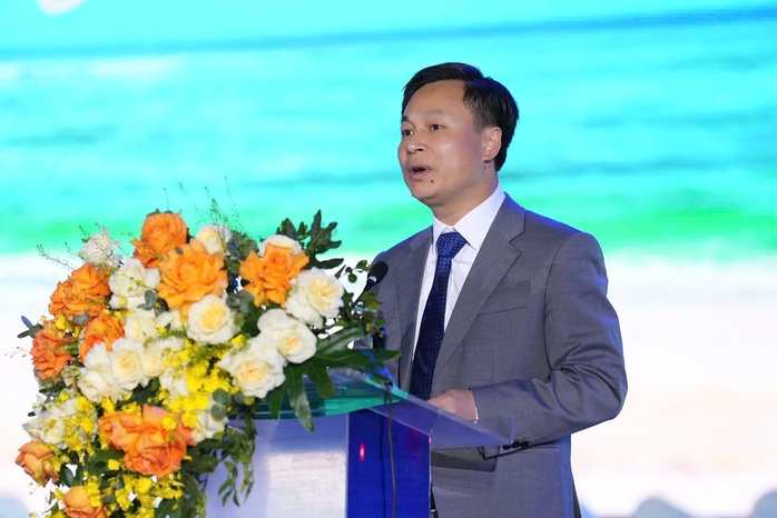 Hàng ngàn người dự lễ khai mạc du lịch biển Hải Tiến- Ảnh 2. Hàng ngàn người dự lễ khai mạc du lịch biển Hải Tiến- Ảnh 2.