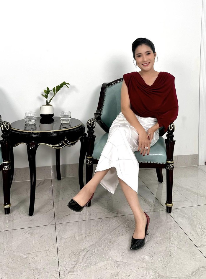 NSƯT Cát Tường tiếp tục cảnh báo về nạn giả mạo để lừa đảo- Ảnh 2. NSƯT Cát Tường tiếp tục cảnh báo về nạn giả mạo để lừa đảo- Ảnh 2.