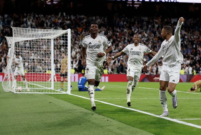 Thắng nghẹt thở bán kết Cúp Nhà vua, Real Madrid tiếp tục mơ "cú ăn ba"- Ảnh 8. Thắng nghẹt thở bán kết Cúp Nhà vua, Real Madrid tiếp tục mơ "cú ăn ba"- Ảnh 8.