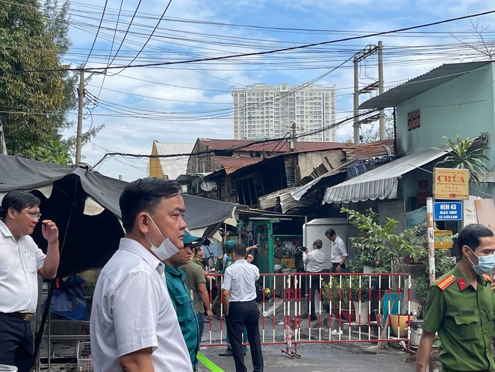 Phó Thủ tướng Thường trực Nguyễn Hoà Bình chỉ đạo khẩn trương điều tra vụ cháy ở Xóm Củi - Ảnh 1. Phó Thủ tướng Thường trực Nguyễn Hoà Bình chỉ đạo khẩn trương điều tra vụ cháy ở Xóm Củi - Ảnh 1.