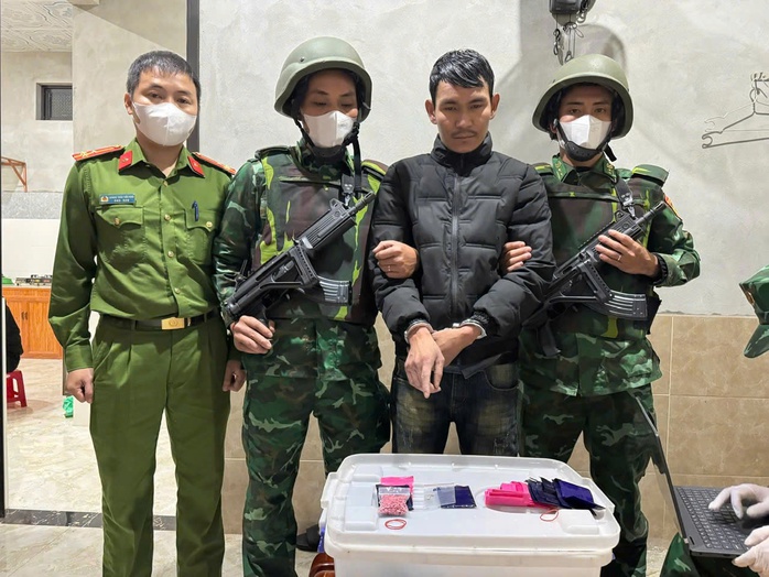 Nam thanh niên mua một lúc 600 viên ma túy để... sử dụng- Ảnh 1. Nam thanh niên mua một lúc 600 viên ma túy để... sử dụng- Ảnh 1.