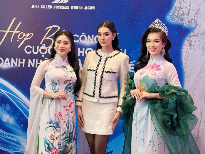 Vì sao cuộc thi hoa hậu của Việt Nam được tổ chức tại Đài Loan (Trung Quốc)?- Ảnh 1. Vì sao cuộc thi hoa hậu của Việt Nam được tổ chức tại Đài Loan (Trung Quốc)?- Ảnh 1.