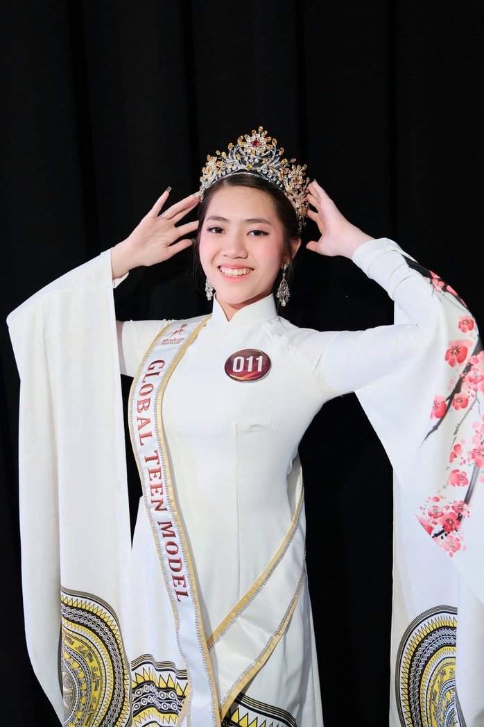 Lê Ngọc Hương đoạt giải "Siêu mẫu teen toàn cầu 2025"- Ảnh 2. Lê Ngọc Hương đoạt giải "Siêu mẫu teen toàn cầu 2025"- Ảnh 2.