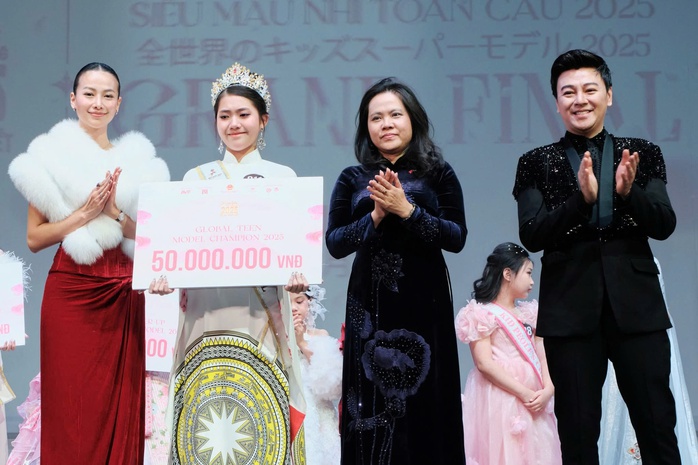 Lê Ngọc Hương đoạt giải "Siêu mẫu teen toàn cầu 2025"- Ảnh 1. Lê Ngọc Hương đoạt giải "Siêu mẫu teen toàn cầu 2025"- Ảnh 1.