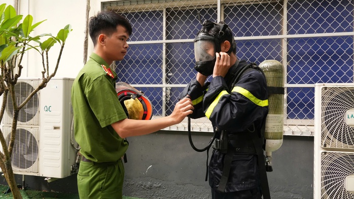 VIDEO: Cận cảnh hiện trường vụ cháy lớn ở Tiền Giang- Ảnh 2. VIDEO: Cận cảnh hiện trường vụ cháy lớn ở Tiền Giang- Ảnh 2.