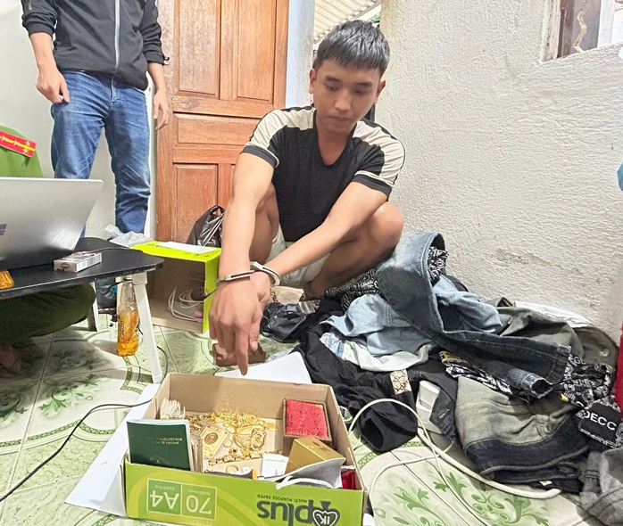 Nam thanh niên cạy két sắt, trộm hơn 1 tỉ đồng ở Quảng Nam- Ảnh 2. Nam thanh niên cạy két sắt, trộm hơn 1 tỉ đồng ở Quảng Nam- Ảnh 2.