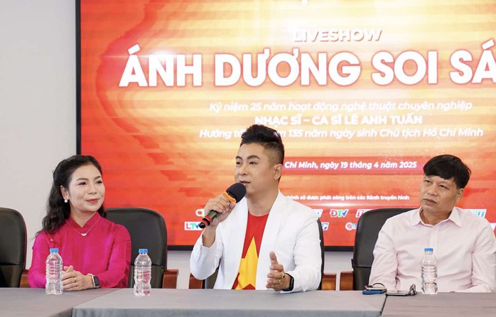 Ca sĩ Lê Anh Tuấn với chương trình nghệ thuật "Ánh dương soi sáng"- Ảnh 3. Ca sĩ Lê Anh Tuấn với chương trình nghệ thuật "Ánh dương soi sáng"- Ảnh 3.