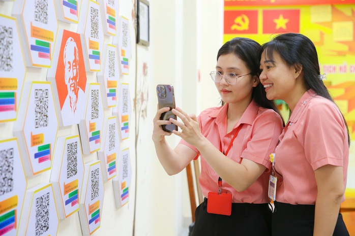 XÂY DỰNG ĐẢNG: Học Bác từ những điều giản dị- Ảnh 1. XÂY DỰNG ĐẢNG: Học Bác từ những điều giản dị- Ảnh 1.
