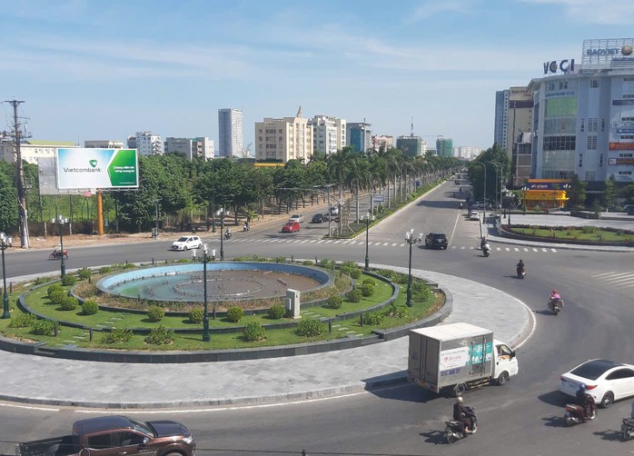 Một tỉnh miền Trung dự kiến dôi dư hơn 3.500 cán bộ sau sắp xếp đơn vị hành chính- Ảnh 1. Một tỉnh miền Trung dự kiến dôi dư hơn 3.500 cán bộ sau sắp xếp đơn vị hành chính- Ảnh 1.