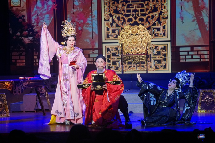 "Câu thơ yên ngựa" phiên bản mới làm nức lòng người hâm mộ cải lương- Ảnh 2. "Câu thơ yên ngựa" phiên bản mới làm nức lòng người hâm mộ cải lương- Ảnh 2.