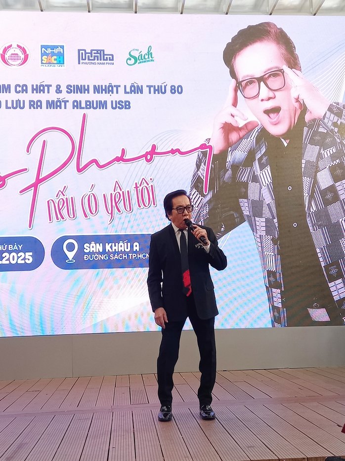Elvis Phương ra mắt album USB, kỷ niệm 64 năm ca hát- Ảnh 1. Elvis Phương ra mắt album USB, kỷ niệm 64 năm ca hát- Ảnh 1.