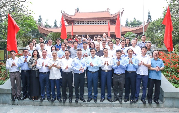 Tiếp nối truyền thống vẻ vang của Hội Nhà báo Việt Nam- Ảnh 5. Tiếp nối truyền thống vẻ vang của Hội Nhà báo Việt Nam- Ảnh 5.