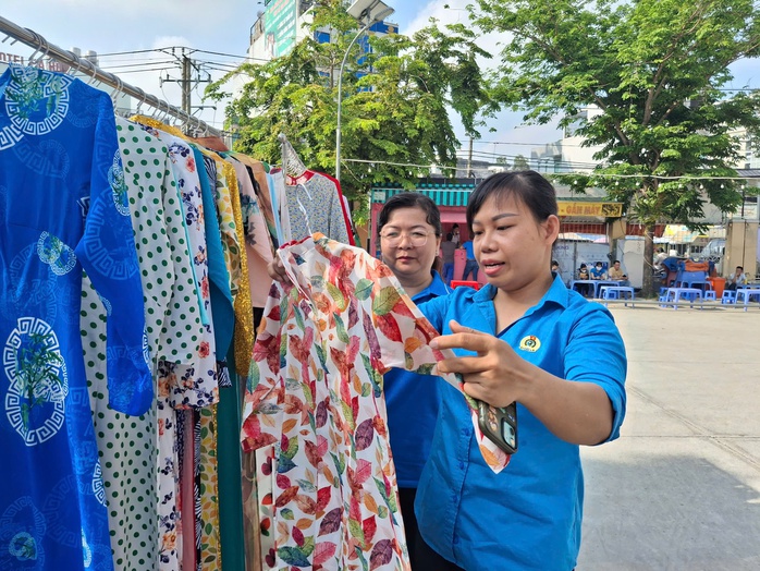 Một công ty ở TP HCM tặng 993 chỉ vàng cho công nhân- Ảnh 4. Một công ty ở TP HCM tặng 993 chỉ vàng cho công nhân- Ảnh 4.