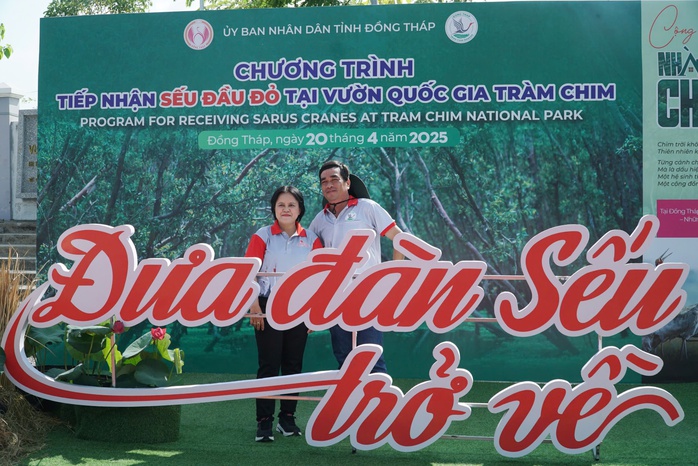 Tỉnh Đồng Tháp cam kết mạnh mẽ về bảo tồn sếu đầu đỏ- Ảnh 1. Tỉnh Đồng Tháp cam kết mạnh mẽ về bảo tồn sếu đầu đỏ- Ảnh 1.