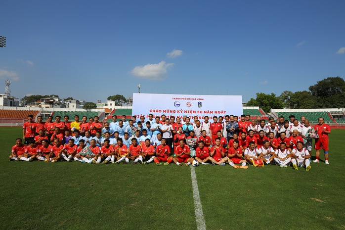 Giao hữu bóng đá gắn kết cán bộ, công chức TP HCM, Bình Dương, Bà Rịa - Vũng Tàu- Ảnh 11. Giao hữu bóng đá gắn kết cán bộ, công chức TP HCM, Bình Dương, Bà Rịa - Vũng Tàu- Ảnh 11.