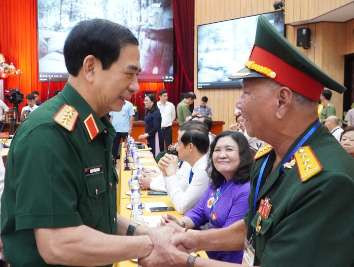 Tổng Bí thư Tô Lâm gặp mặt cán bộ lão thành cách mạng, người có công tiêu biểu tại TP HCM- Ảnh 2. Tổng Bí thư Tô Lâm gặp mặt cán bộ lão thành cách mạng, người có công tiêu biểu tại TP HCM- Ảnh 2.
