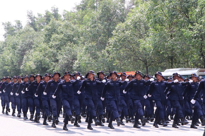 CLIP: Quân đội Lào và Campuchia tập luyện diễu binh lễ 30-4 tại Bình Dương- Ảnh 1. CLIP: Quân đội Lào và Campuchia tập luyện diễu binh lễ 30-4 tại Bình Dương- Ảnh 1.