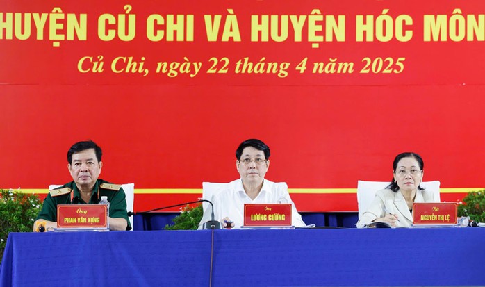 TP HCM nắm chắc thời cơ để đi trước, đi đầu- Ảnh 1. TP HCM nắm chắc thời cơ để đi trước, đi đầu- Ảnh 1.