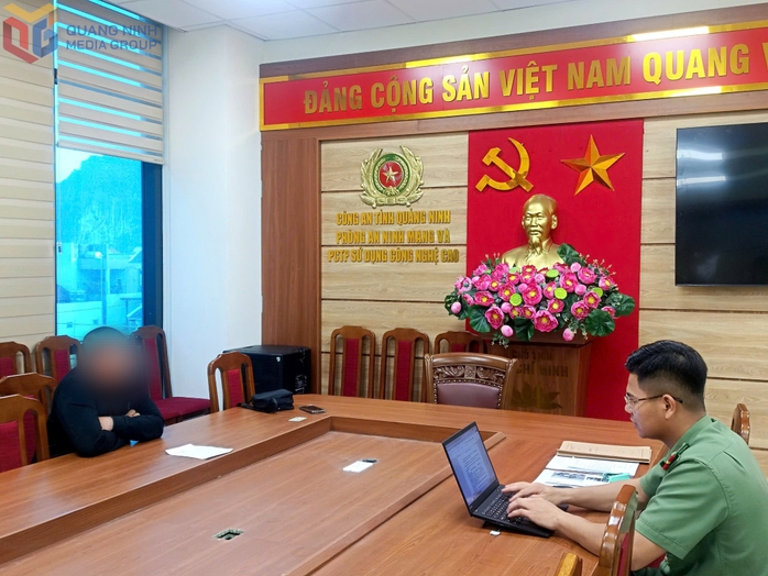 Xử phạt người đàn ông cắt ghép video nghi phạm Bùi Đình Khánh nhún nhảy tại trụ sở công an- Ảnh 1. Xử phạt người đàn ông cắt ghép video nghi phạm Bùi Đình Khánh nhún nhảy tại trụ sở công an - Ảnh 1.