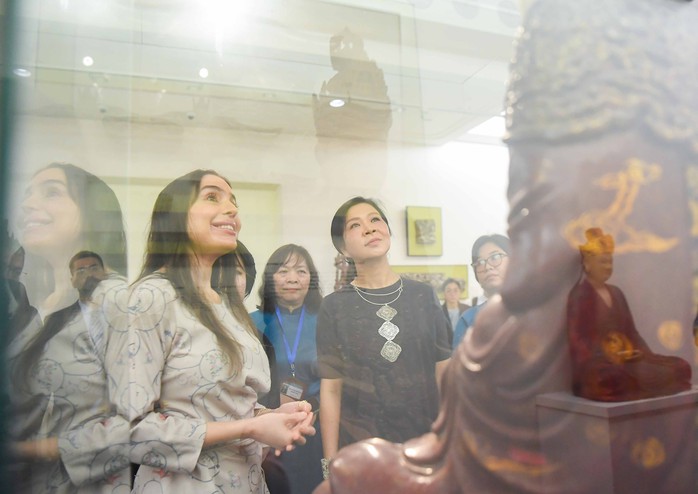 Phu nhân Tổng Bí thư tiếp Phó Chủ tịch Quỹ Heydar Aliyev tại Bảo tàng Mỹ thuật- Ảnh 4. Phu nhân Tổng Bí thư tiếp Phó Chủ tịch Quỹ Heydar Aliyev tại Bảo tàng Mỹ thuật- Ảnh 4.