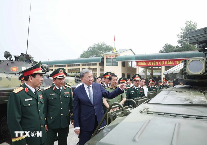 Tổng Bí thư: Binh chủng Tăng thiết giáp phải thật sự xứng đáng là lực lượng đột kích mạnh- Ảnh 11. Tổng Bí thư: Binh chủng Tăng thiết giáp phải thật sự xứng đáng là lực lượng đột kích mạnh- Ảnh 11.