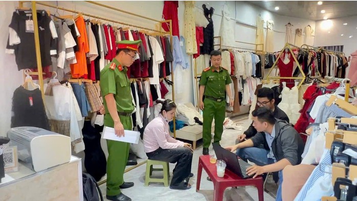 Đường dây bán dâm dưới vỏ bọc shop quần áo- Ảnh 1.