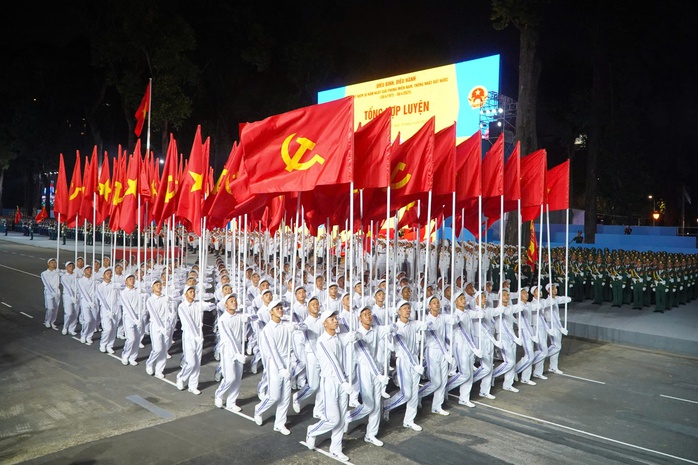 TP HCM: Tối nay diễn ra tổng hợp luyện diễu binh, diễu hành lần thứ 2- Ảnh 2.