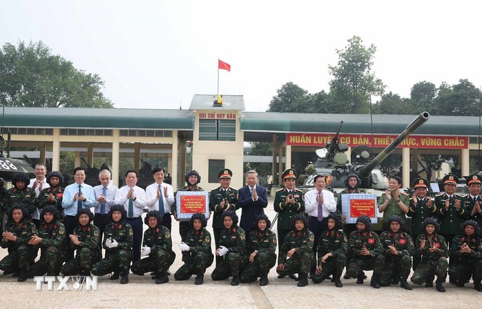 Tổng Bí thư: Binh chủng Tăng thiết giáp phải thật sự xứng đáng là lực lượng đột kích mạnh- Ảnh 8. Tổng Bí thư: Binh chủng Tăng thiết giáp phải thật sự xứng đáng là lực lượng đột kích mạnh- Ảnh 8.