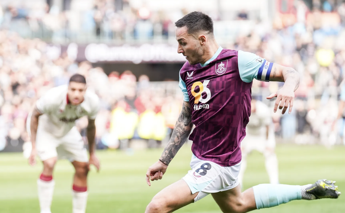 Leeds United và Burnley rủ nhau thăng hạng, Premier League có thêm 2 tân binh đáng xem - Ảnh 4.