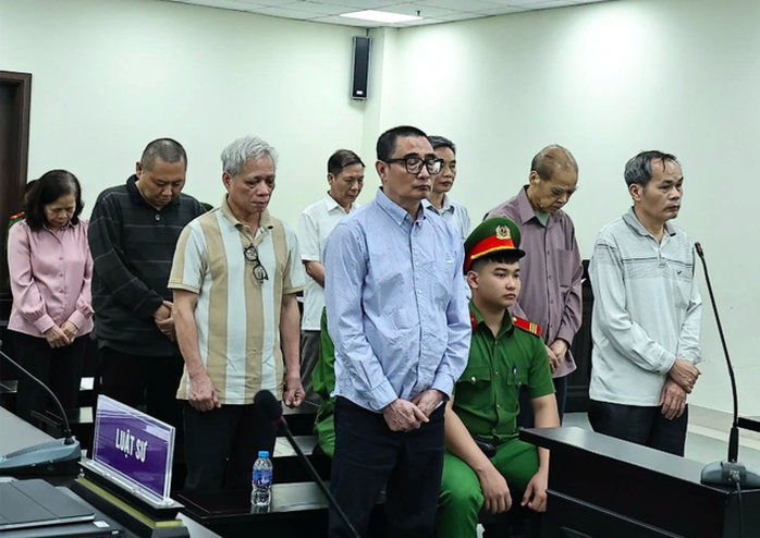 Gây thiệt hại 38 tỉ đồng, cựu tổng giám đốc Tổng công ty Chè Việt Nam lĩnh án 12 năm tù- Ảnh 1. Gây thiệt hại 38 tỉ đồng, cựu tổng giám đốc Tổng công ty Chè Việt Nam lĩnh án 12 năm tù- Ảnh 1.