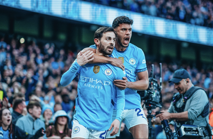 Thắng Aston Villa kịch tính phút bù giờ, Man City vào top 3 Ngoại hạng- Ảnh 1. Thắng Aston Villa kịch tính phút bù giờ, Man City vào top 3 Ngoại hạng- Ảnh 1.