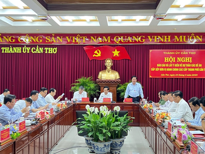 Bí thư Thành ủy Cần Thơ chỉ đạo về nơi làm việc cho cán bộ sau sáp nhập - Ảnh 2.