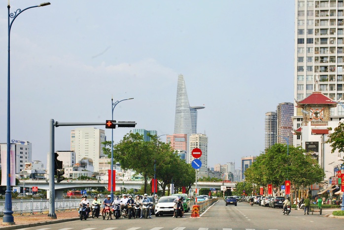 Nhiệt độ ở TP HCM chênh lệch cao, chuyên gia nhận định không bất thường - Ảnh 1.
