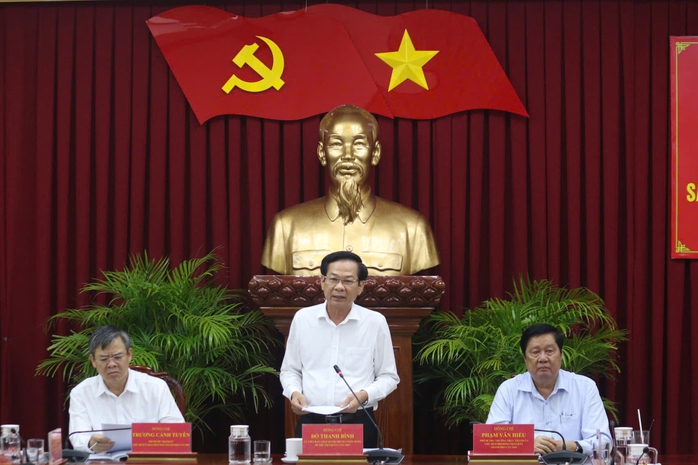 Bí thư Thành ủy Cần Thơ chỉ đạo về nơi làm việc cho cán bộ sau sáp nhập - Ảnh 1.