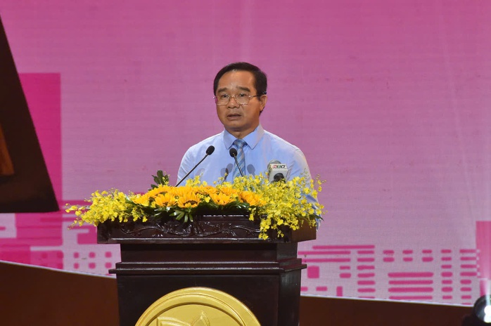 TP HCM tôn vinh 60 cá nhân tiêu biểu - Ảnh 3.