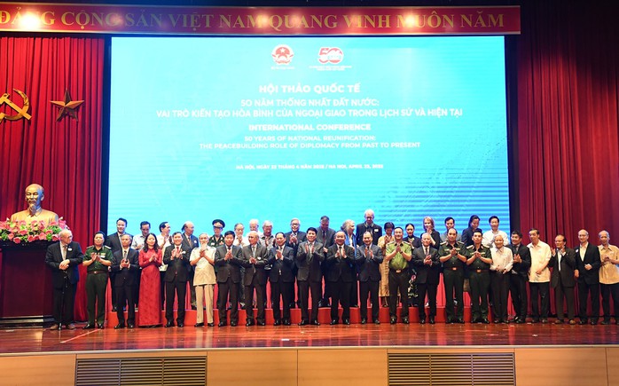 Ngoại giao kiến tạo hòa bình - Ảnh 2.