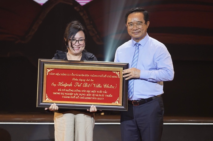 7 nghệ sĩ được tôn vinh trong sự nghiệp xây dựng, bảo vệ và phát triển TP HCM- Ảnh 1. 7 nghệ sĩ được tôn vinh trong sự nghiệp xây dựng, bảo vệ và phát triển TP HCM- Ảnh 1.