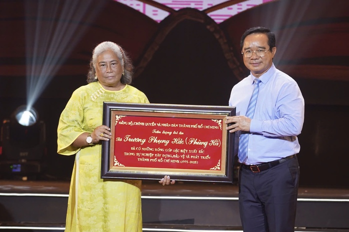 7 nghệ sĩ được tôn vinh trong sự nghiệp xây dựng, bảo vệ và phát triển TP HCM- Ảnh 2. 7 nghệ sĩ được tôn vinh trong sự nghiệp xây dựng, bảo vệ và phát triển TP HCM- Ảnh 2.